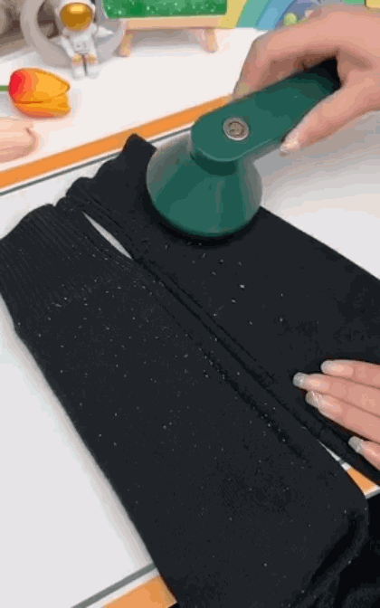 Avenue Rechargeable Lint Remover